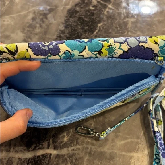 Floral Blue and Green Vera Bradley Wristlet/Crossbody Bag - Picture 5 of 7